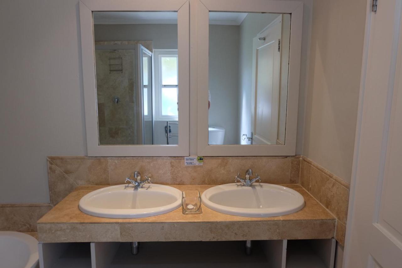 11 Westcliff Rentals Hermanus Bagian luar foto